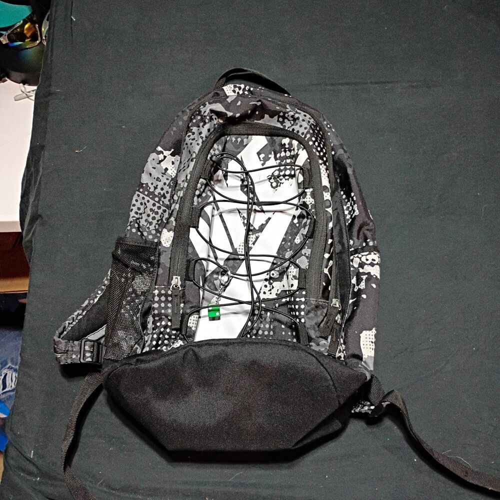 Nike 72 Hiking Backpack Camo Print Nylon Zip, Padded Straps External Pockets